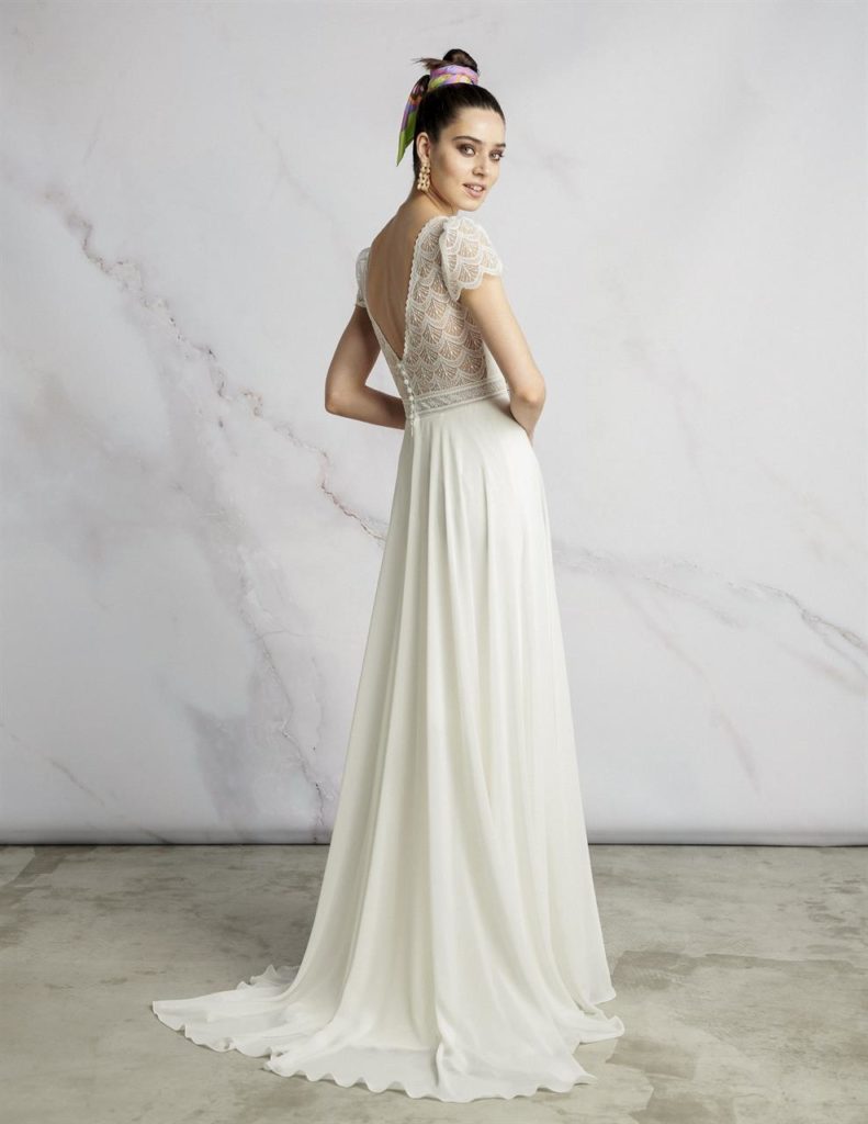 Brautkleid mit fließendem Rock