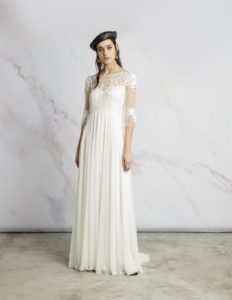 Brautkleid mit Spitzenärmeln