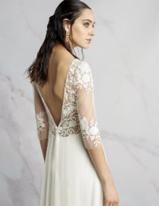 Brautkleid mit tiefem Rücken