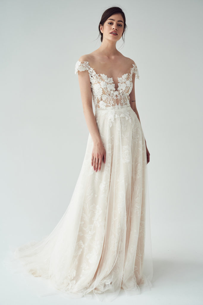 Brautkleid mit floraler Spitze