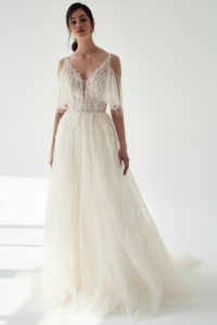 Brautkleid mit Flügelärmeln