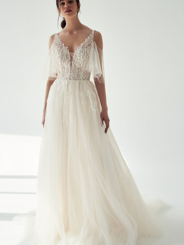 Brautkleid mit Flügelärmeln