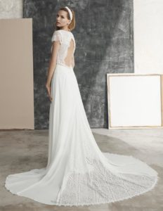 Brautkleid mit Schlüsselloch-Ausschnitt im Rücken