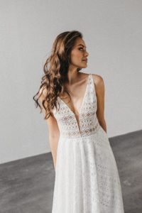 Brautkleid mit grafischer Spitze